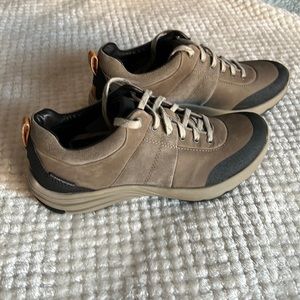 Clarks Hiking Shoes Women’s: 6.5 NWB